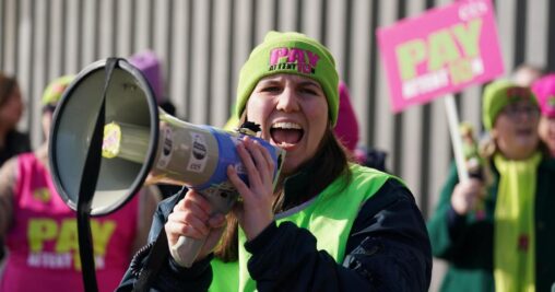 Teachers set September deadline for improved pay offer